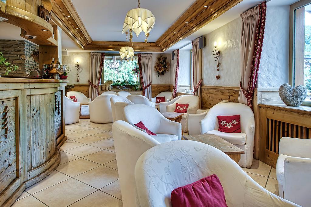 Hotel Les Sapins 拉克吕萨 外观 照片